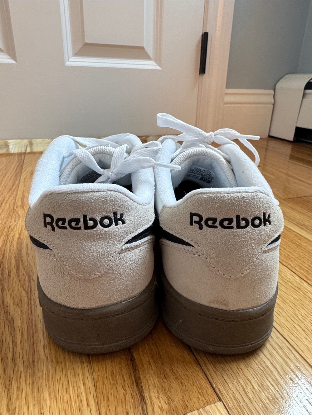 Reebok White & Black Leather Low-Top Sneakers - Picture 4 of 7